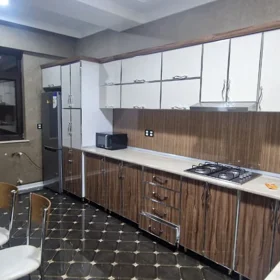 In Baku 140.0 m² apartment is for rent - Image 8