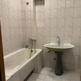 In Baku 80.0 m² apartment is for rent - Image 8