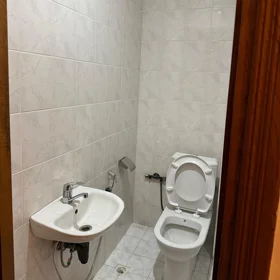 In Baku 80.0 m² apartment is for rent - Image 9