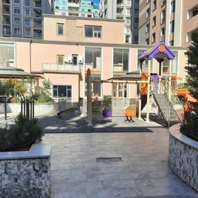 In Baku 128.0 m² apartment is for sale - Image 4