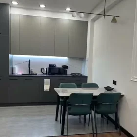 In Baku 75.0 m² apartment is for rent - Image 3