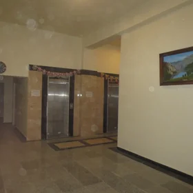 In Baku 155.0 m² apartment is for sale - Image 4