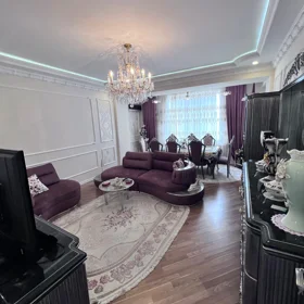 In Baku 155.0 m² apartment is for sale - Image 9