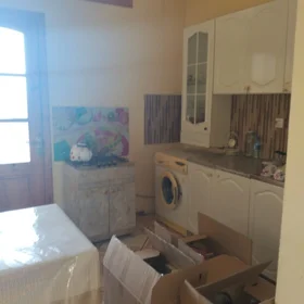 In Baku 80.0 m² apartment is for rent - Image 3