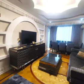 In Baku 128.0 m² apartment is for sale - Image 2