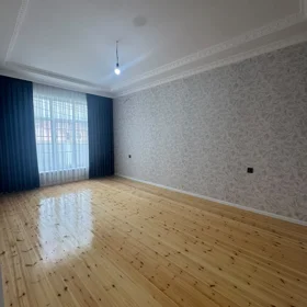 In nan 100.0 m² house with 4.0 rooms is for sale - Image 5