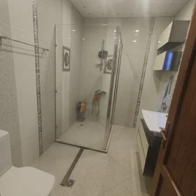 In Baku 90.0 m² apartment is for sale - Image 6