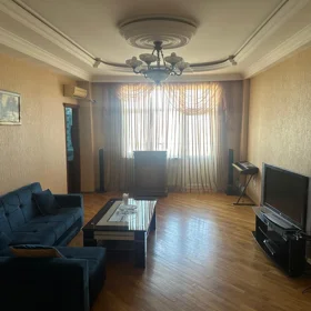 In Baku 110.0 m² apartment is for sale - Image 3