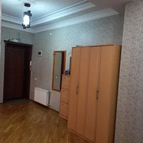 In Baku 110.0 m² apartment is for sale - Image 8