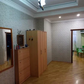 In Baku 110.0 m² apartment is for sale - Image 9