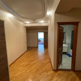 In Baku 130.0 m² apartment is for sale - Image 4