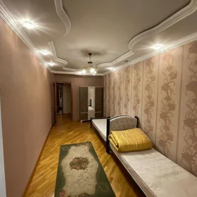 In Baku 130.0 m² apartment is for sale - Image 9