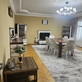 In Baku 110.0 m² apartment is for rent - Image 2