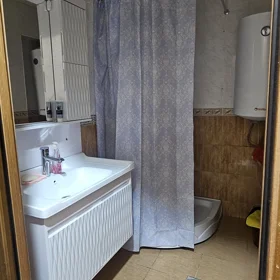 In Baku 110.0 m² apartment is for rent - Image 9