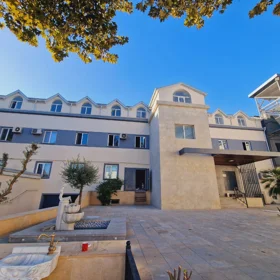 In Baku 380.0 m² commercial is for rent - Image 2