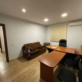 In Baku 1300.0 m² commercial is for rent - Image 8