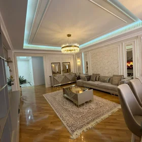 In Baku 152.0 m² apartment is for sale - Image 6