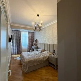 In Baku 152.0 m² apartment is for sale - Image 10