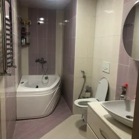 In Baku 80.0 m² apartment is for rent - Image 2