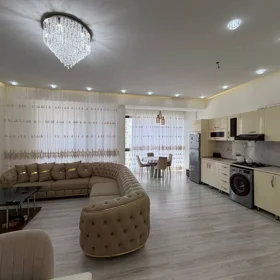 In Baku 110.0 m² apartment is for rent - Image 3