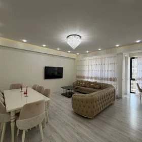 In Baku 110.0 m² apartment is for rent - Image 5
