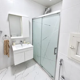 In Baku 90.0 m² apartment is for sale - Image 7