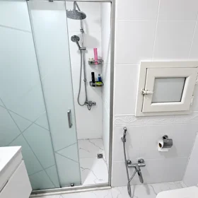In Baku 90.0 m² apartment is for sale - Image 8