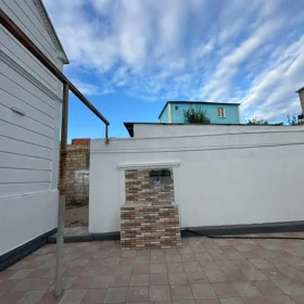 In nan 185.0 m² house with 4.0 rooms is for sale - Image 8