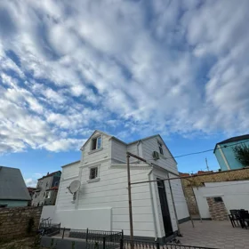 In nan 185.0 m² house with 4.0 rooms is for sale - Image 9