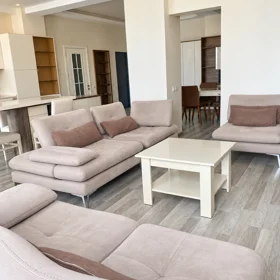 In Baku 130.0 m² apartment is for sale - Image 7