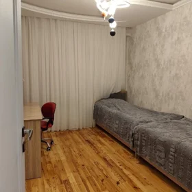 In Baku 102.0 m² apartment is for sale - Image 5