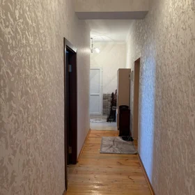 In Baku 90.0 m² apartment is for sale - Image 10