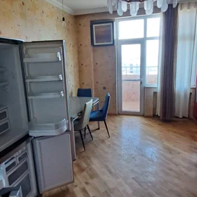 In Baku 110.0 m² apartment is for rent - Image 6