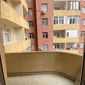 In Baku 92.0 m² apartment is for sale - Image 2
