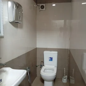 In Baku 130.0 m² commercial is for sale - Image 9