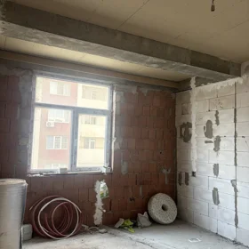 In Baku 133.0 m² apartment is for sale - Image 3