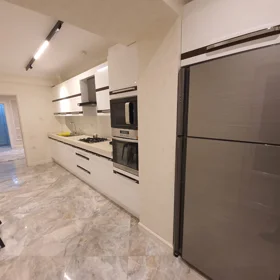 In Baku 120.0 m² apartment is for rent - Image 9