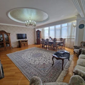 In Baku 160.0 m² apartment is for sale - Image 2