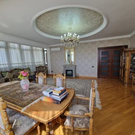 In Baku 160.0 m² apartment is for sale - Image 5