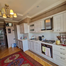 In Baku 160.0 m² apartment is for sale - Image 9