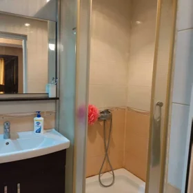 In Baku 60.0 m² apartment is for rent - Image 8