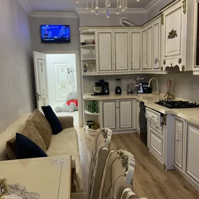 In Khirdalan 136.0 m² apartment is for sale - Image 2