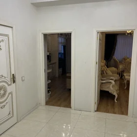 In Khirdalan 136.0 m² apartment is for sale - Image 4