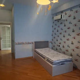 In Baku 125.0 m² apartment is for rent - Image 7