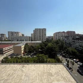 In Baku nan m² apartment is for sale - Image 3
