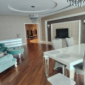 In Xətai rayonu 196.0 m² apartment is for rent - Image 3