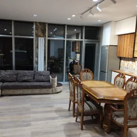 In Baku 165.0 m² apartment is for rent - Image 10