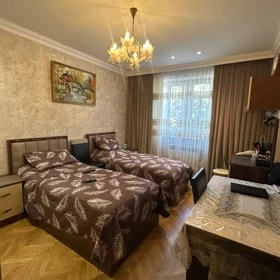 In Baku 115.0 m² apartment is for sale - Image 2