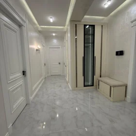 In Baku 133.0 m² apartment is for sale - Image 4