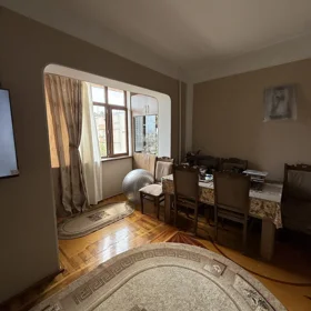 In Baku 90.0 m² apartment is for sale - Image 5